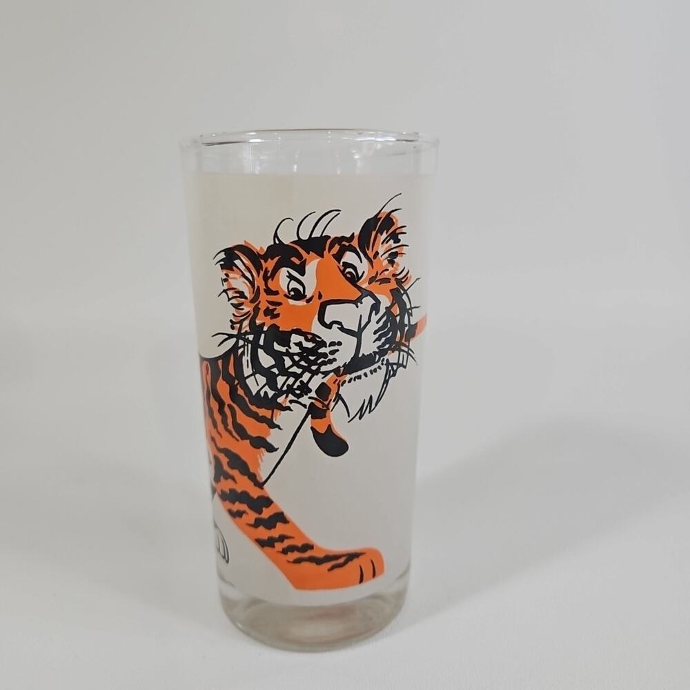 Vintage 1960s Esso Exxon‎ Gas "Put A Tiger in Your Tank" Drinking Frosted Glass